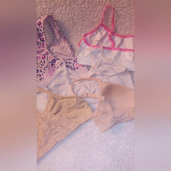 🆓 With $25 Dollar Purchase! Girl's (Bundle Variety) Starter bra's - Picture 7 of 8